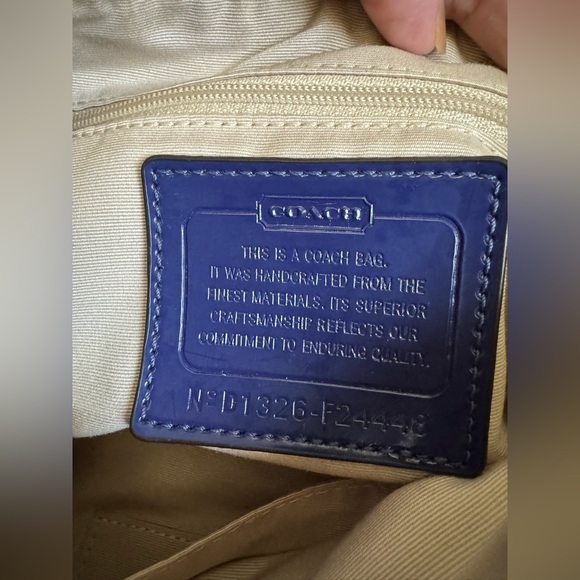 AUTHENTIC COACH SHOULDER BAG - Picture 6 of 9